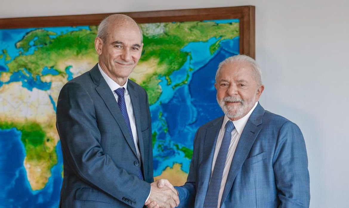 Lula empossa general Marcos Amaro como novo ministro do Gabinete de Segurança Institucional