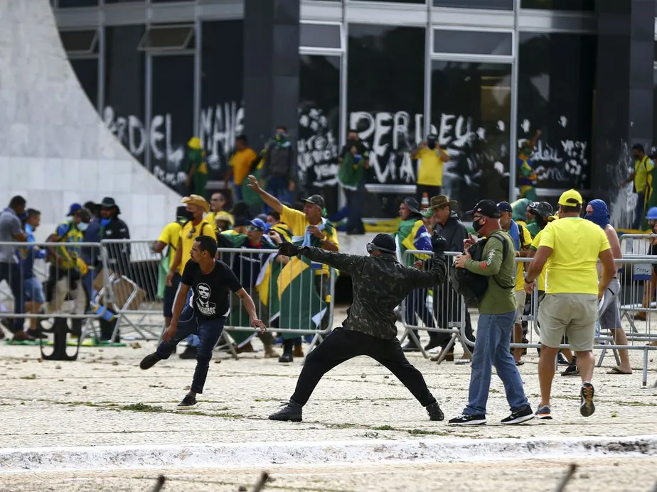 Ataque antidemocrático em Brasília (Marcelo Camargo/Agência Brasil)