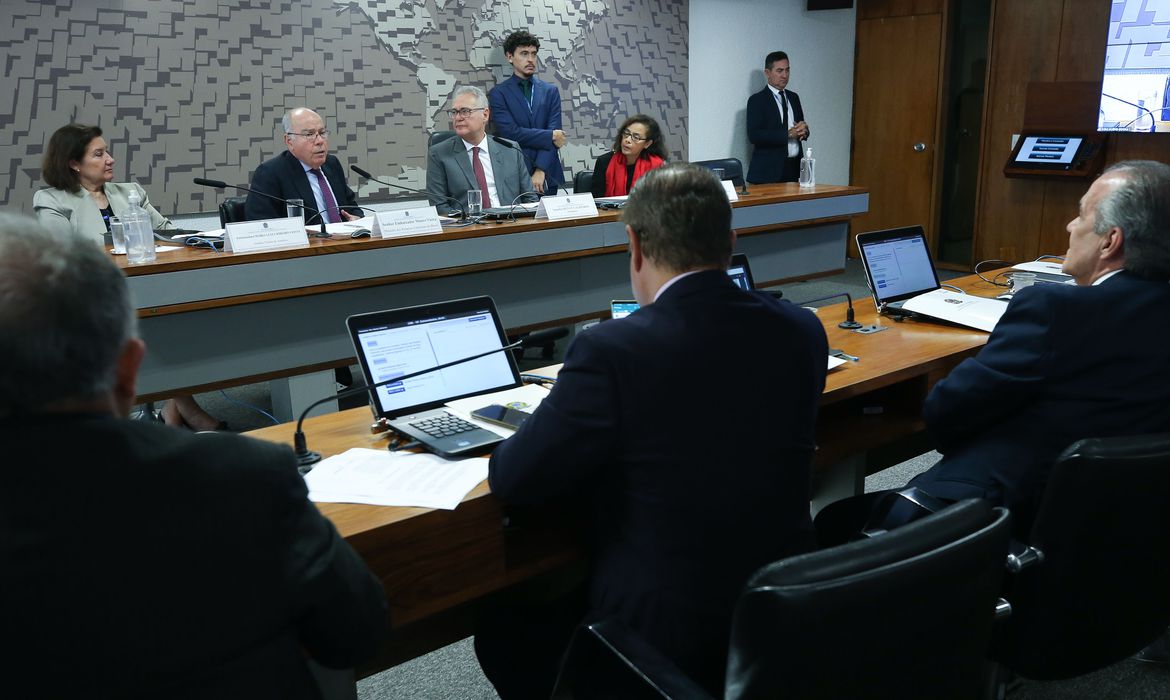 Mauro Vieira afirma que Brasil condena ‘violação da integridade territorial ucraniana’ pela Rússia