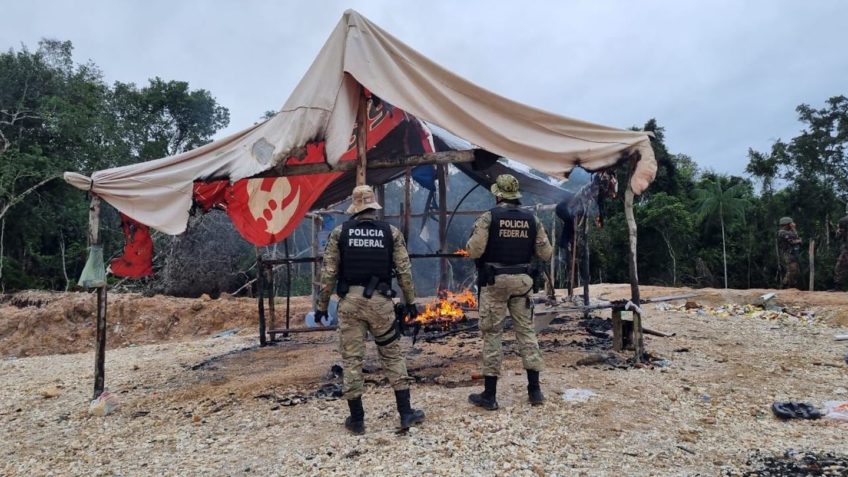 Operação da Polícia Federal na Terra Indígena Sararé. (21.mar.23 - Divulgação)