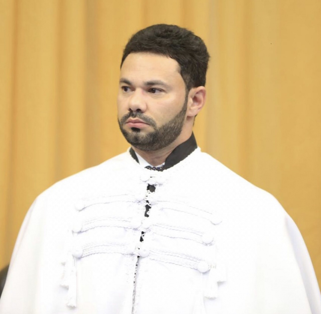 Por falta de documentação, reitor perde disputa por vaga de conselheiro do TCE-RR