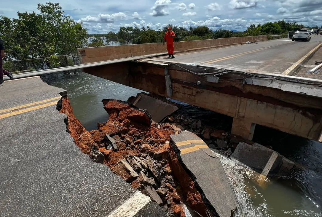 Trecho da BR-174 desabou em maio deste ano. (Reprodução/PRF)