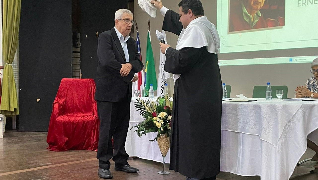 Ufam homenageia com título de Professor Emérito o sociólogo Renan Freitas Pinto