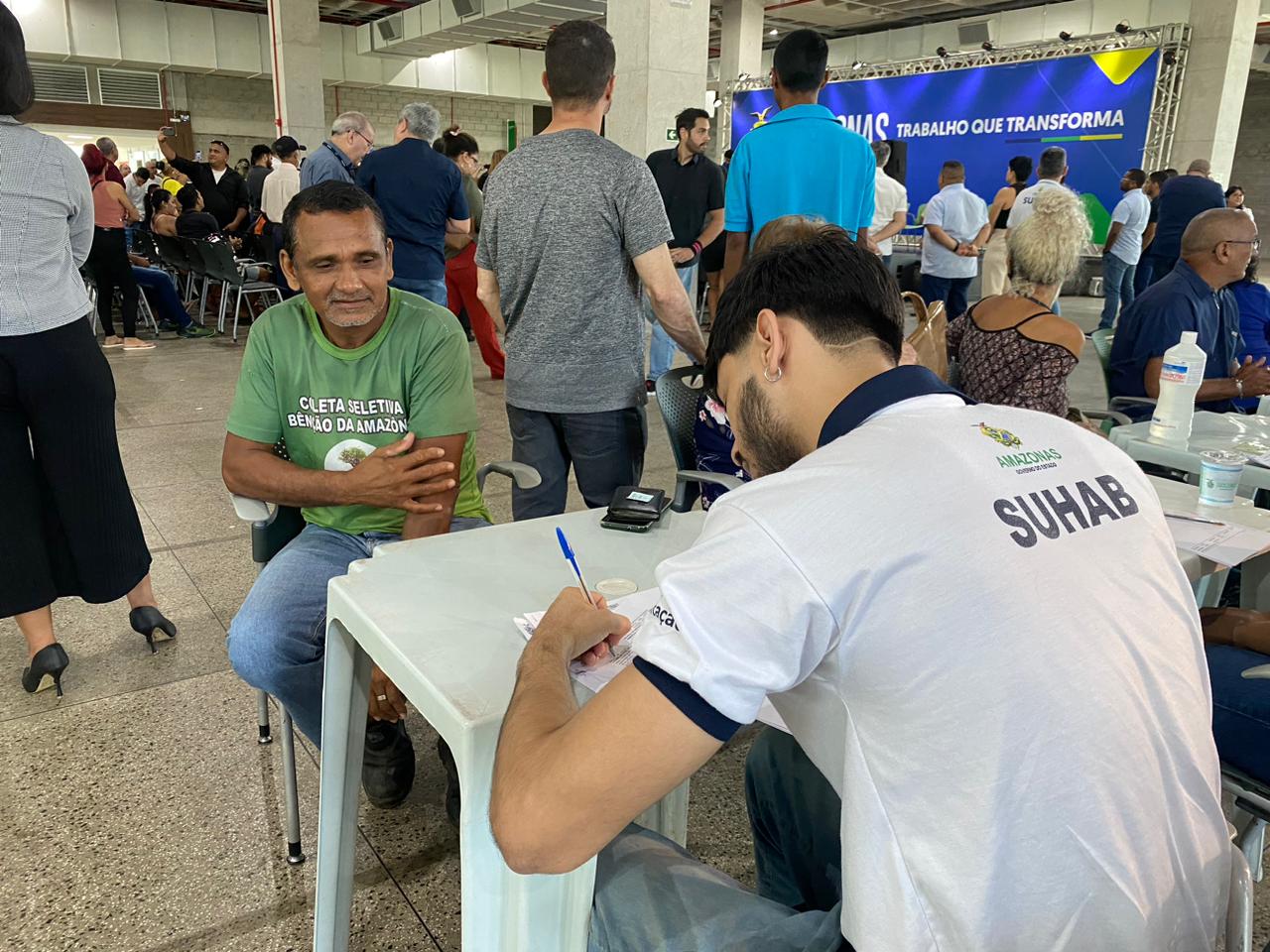 ‘Meu Lar’: Governador do AM reassenta mais 103 famílias de áreas de risco