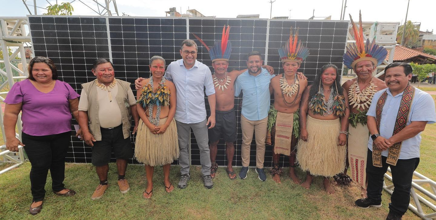 Amazonas entrega kits de energia solar a comunidades indígenas do Estado
