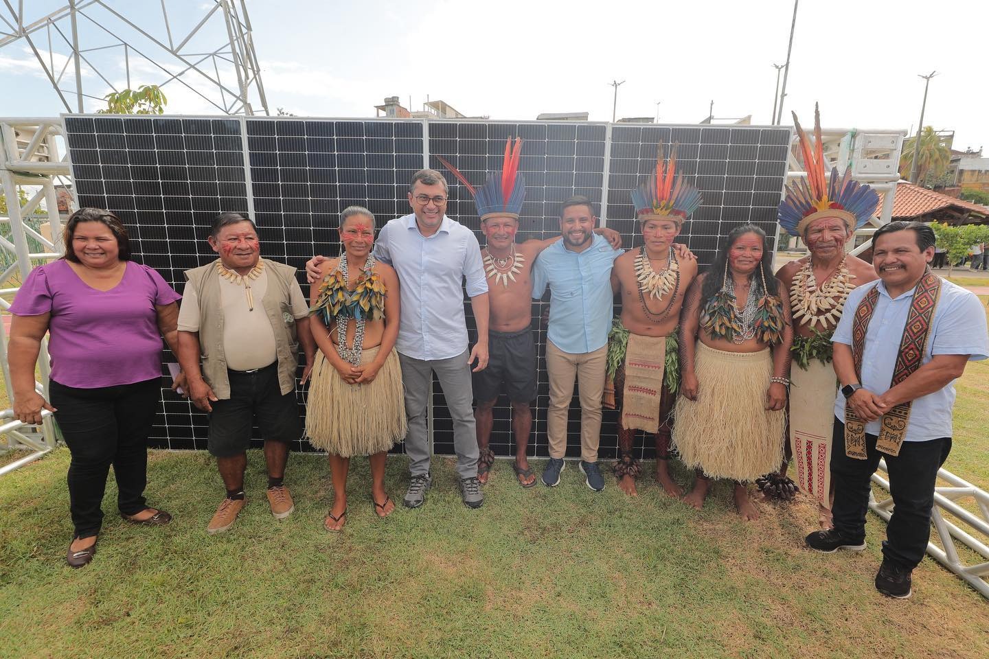 Amazonas entrega kits de energia solar a comunidades indígenas do Estado