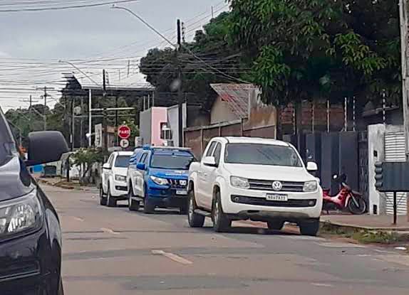 MP cumpre mandados de busca e apreensão contra membros de time de futebol, em RR