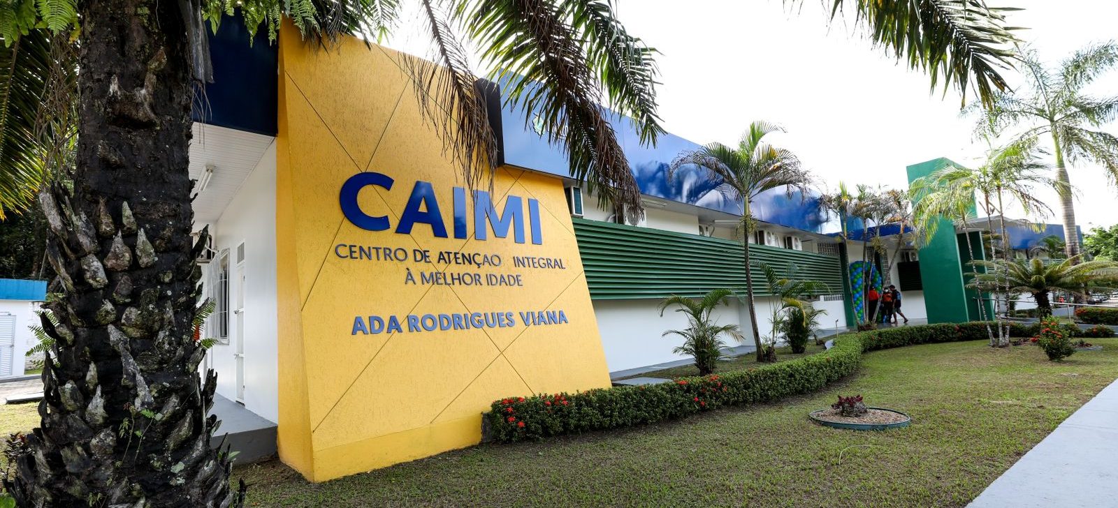 Amazonas entrega Caimi Ada Rodrigues Viana revitalizado à população idosa da zona oeste