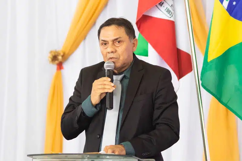 Em debate político no AM, prefeito chama vereadora de ‘doida’ e a manda calar a boca