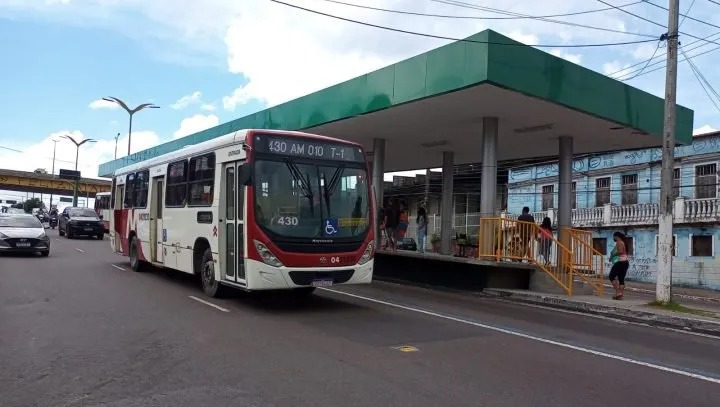 Prefeitura de Manaus anuncia reajuste na tarifa de ônibus; valor será de R$ 4,50