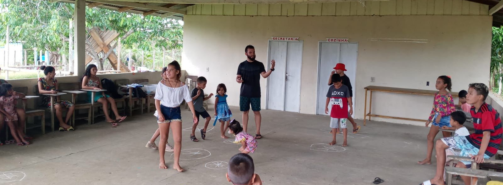 ‘Meu bairro é um espetáculo’: projeto transforma vivências de crianças de áreas rurais em peças teatrais