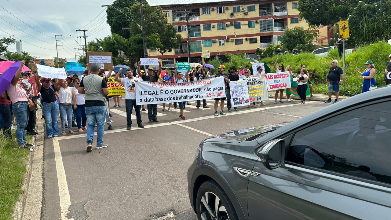 Governo do AM reabre negociação com professores do Estado
