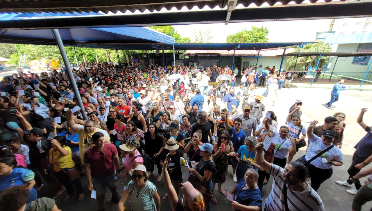 Profissionais participaram de assembleia geral na terça-feira, 30 (Divulgação)