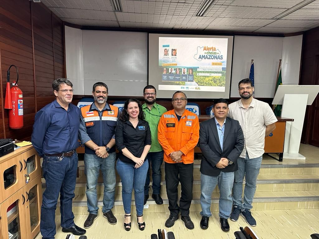 Rios Negro e Solimões ultrapassam a cota de inundação em Manaus e Manacapuru