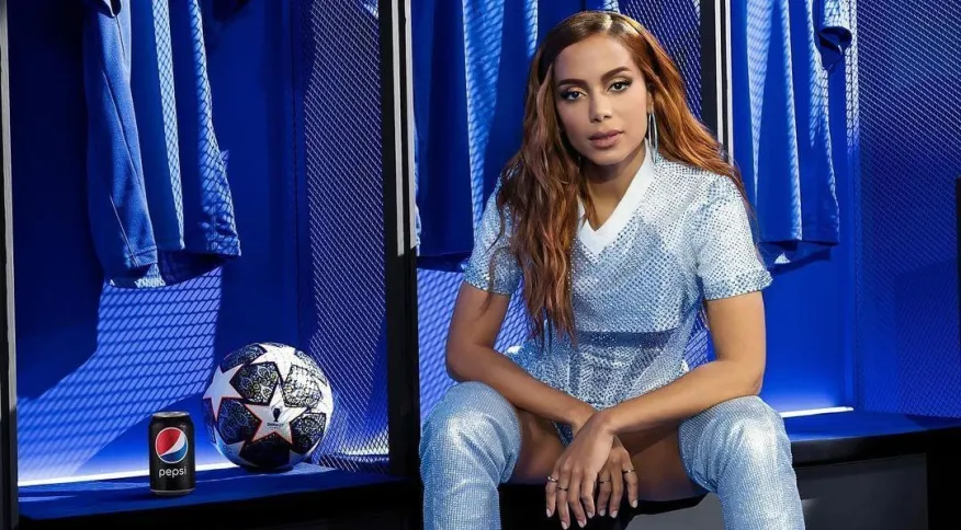 Anitta canta na final da Liga dos Campeões em Istambul