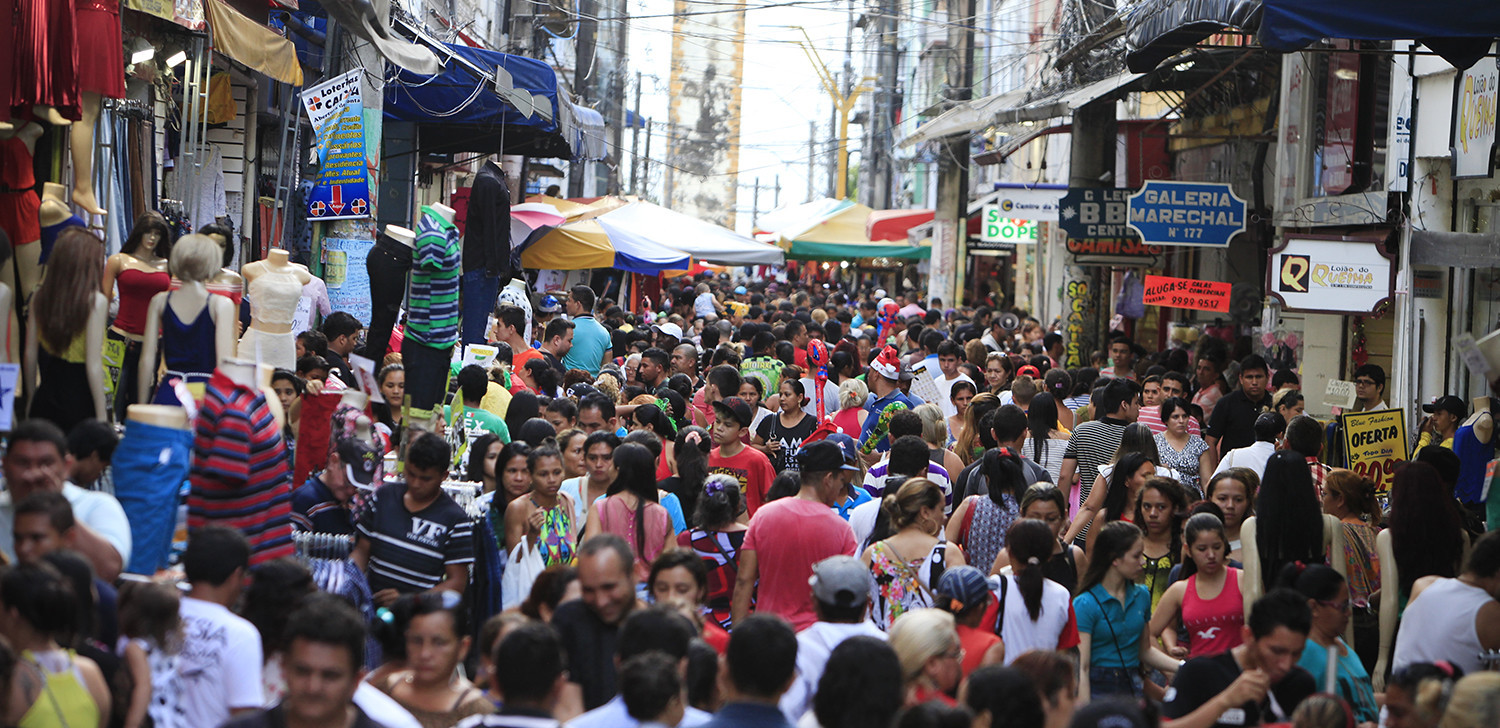 Comércio na Rua Marechal Deodoro, no Centro de Manaus. (24.dez.2021 - Ricardo Oliveira/Revista Cenarium)