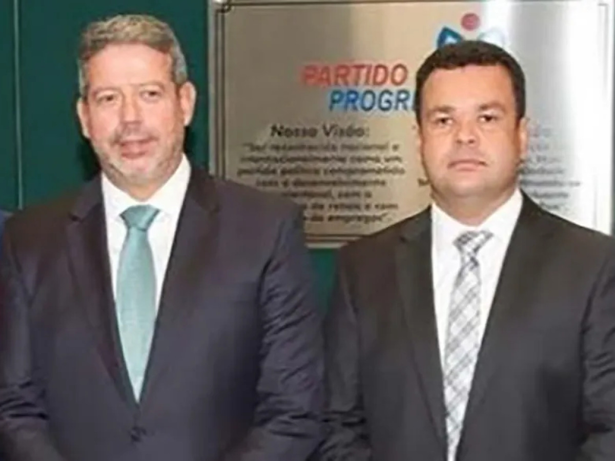 Polícia Federal encontra grupo sobre ‘kit robótica’ em celular de assessor de Arthur Lira