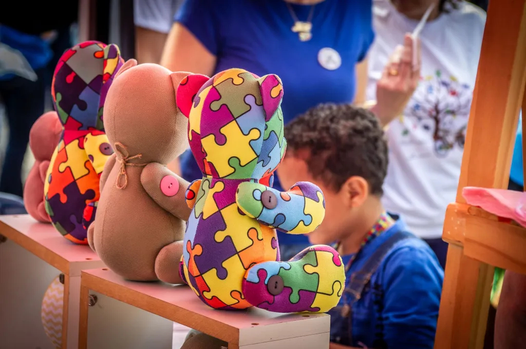 Dia Mundial do Orgulho Autista: conheça diferentes sinais da condição