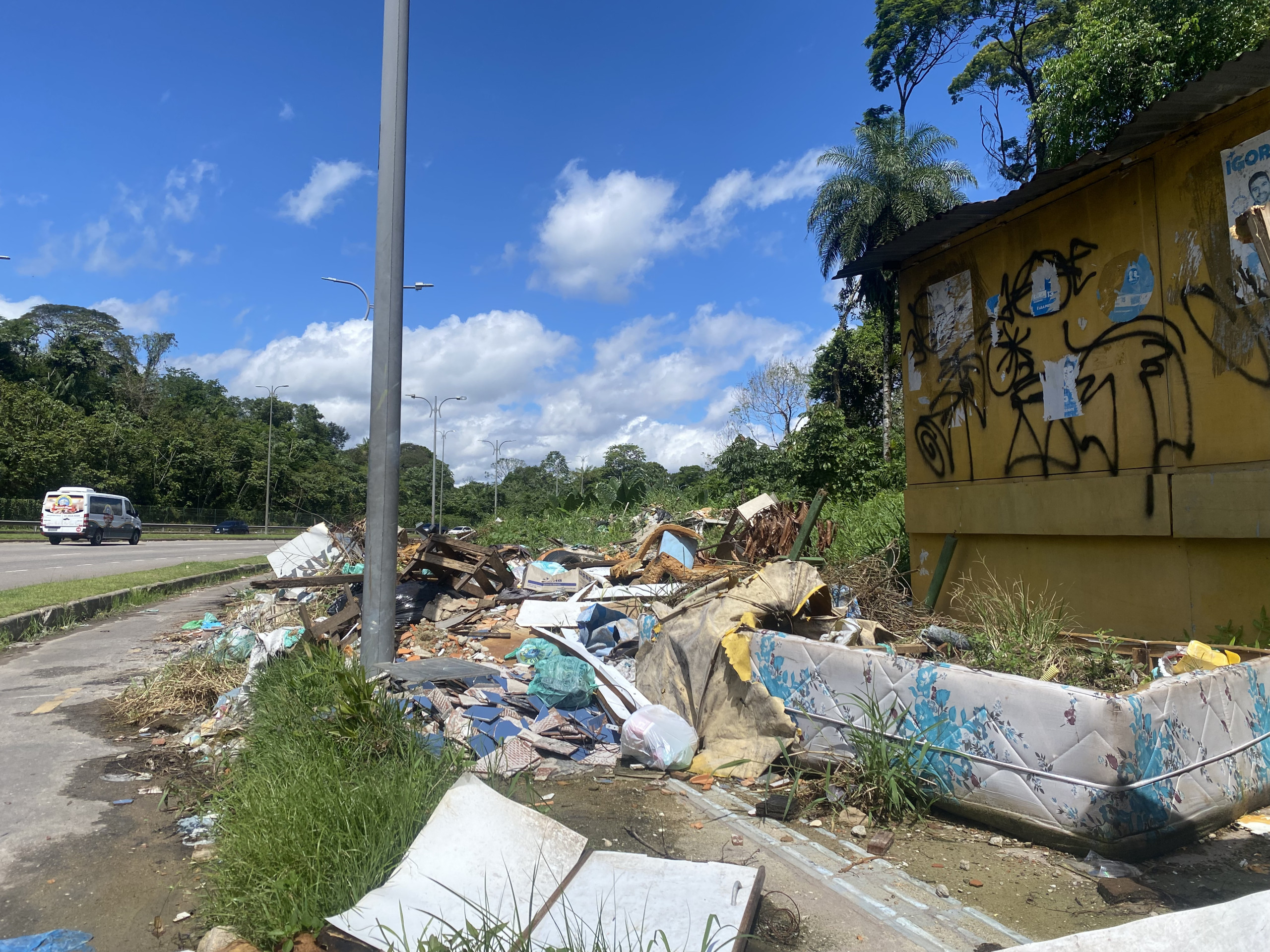 Moradores denunciam descarte irregular de lixo em Unidade de Conservação no Pará