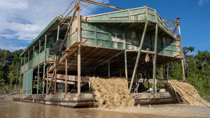 Garimpos de dragas obtêm lucros milionários (Reprodução/InfoAmazônia)