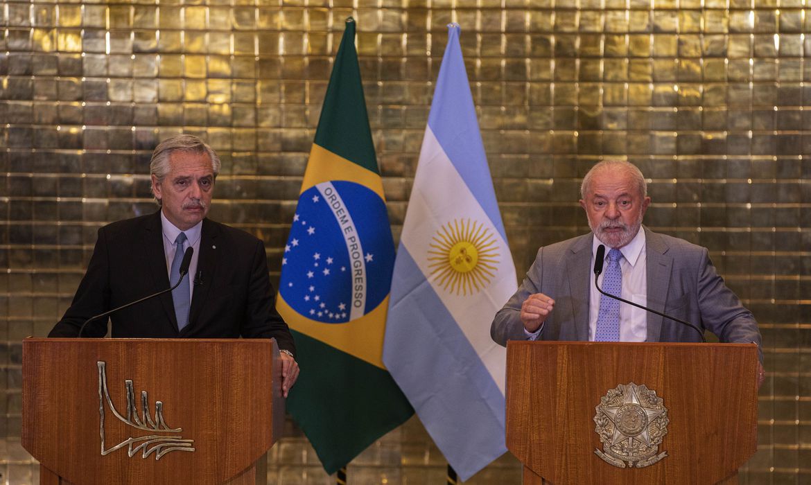 Presidente da Argentina e Presidente do Brasil ( Joédson Alves/Agência Brasil)