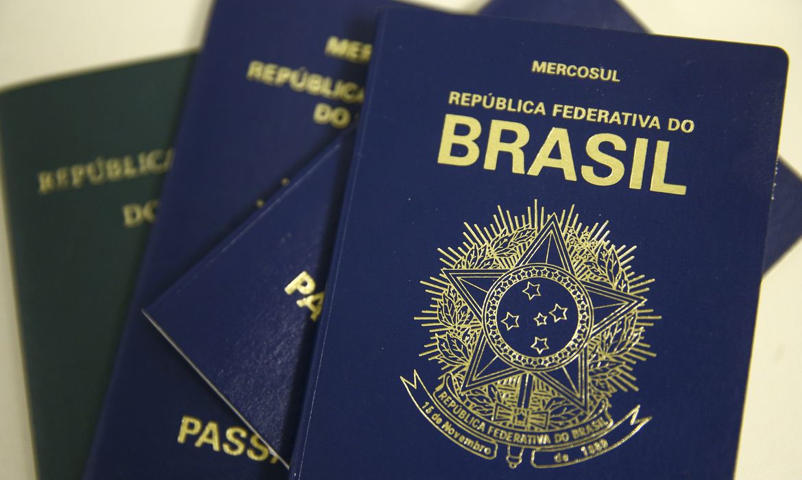 Brasileiros esperam quase 20 meses para obter visto americano