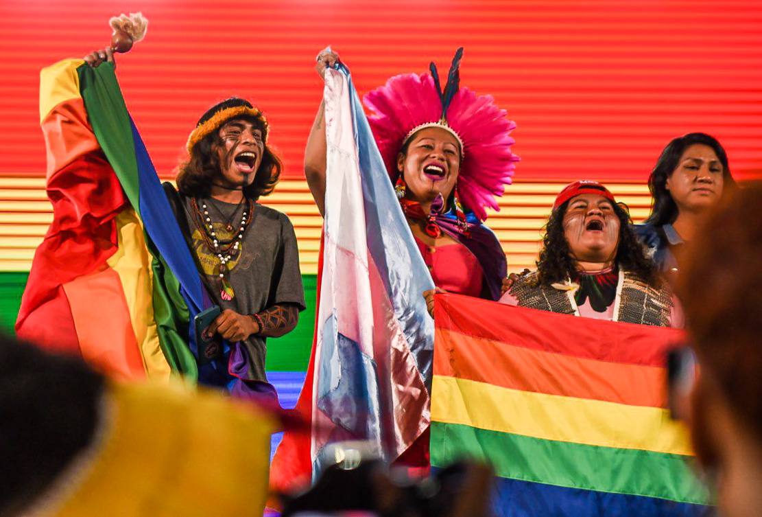 Governo federal vai reservar cotas para transexuais e indígenas em concursos