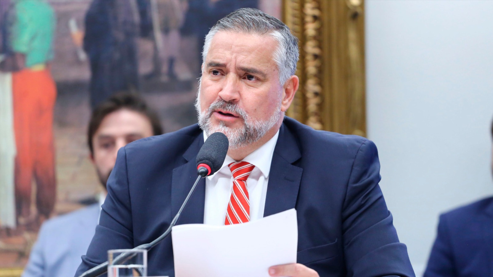 Ministro afirma que houve falta de treinamento por parte de militares que agrediram jornalistas