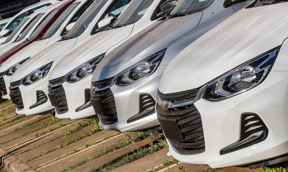 Venda de carros na Cidade do Automóvel em Brasília.  (Foto Rafa Neddermeyer/ Agência Brasil)