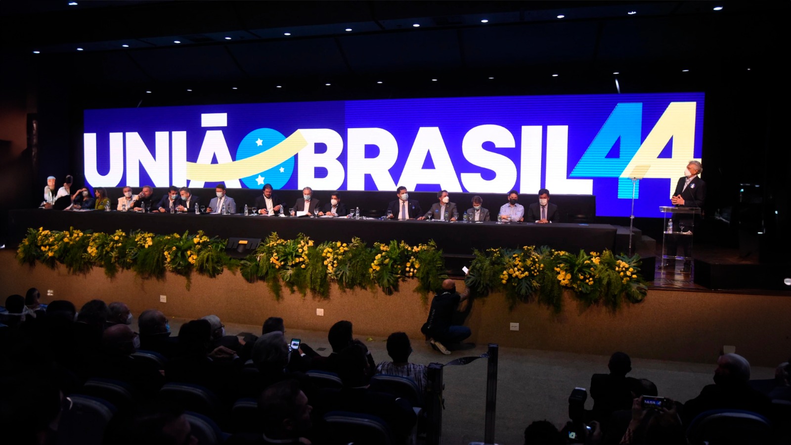 Pivô de uma crise no Governo Lula, União Brasil pode perder dois senadores