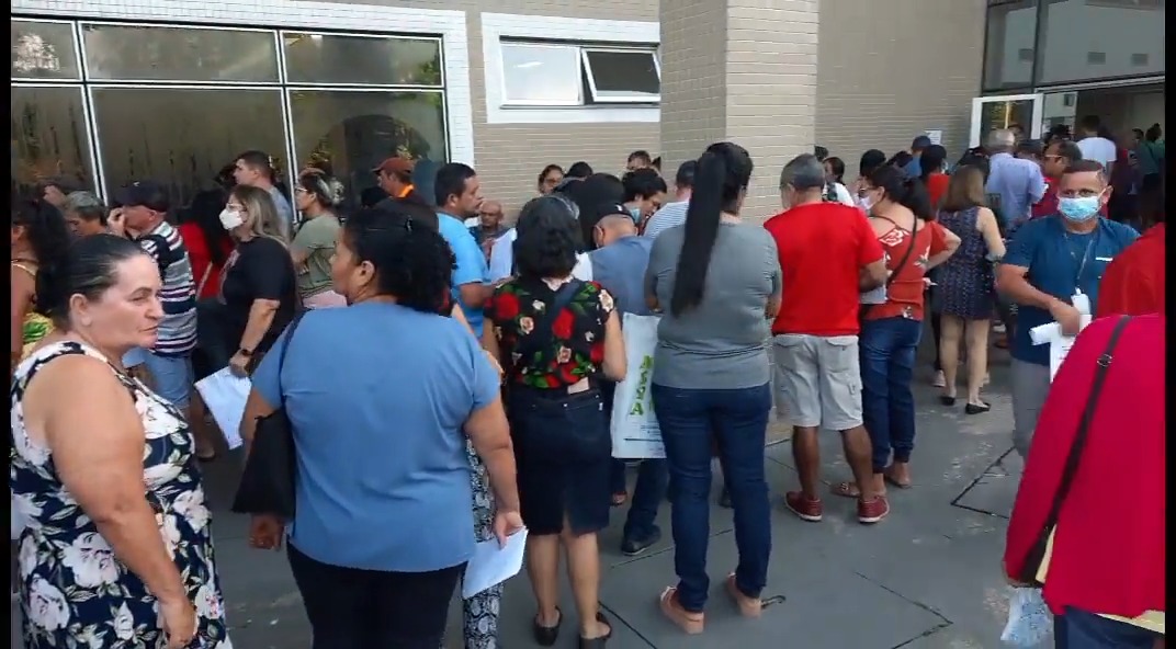 Pacientes buscam atendimento no Hospital Delphina Aziz (Reprodução)