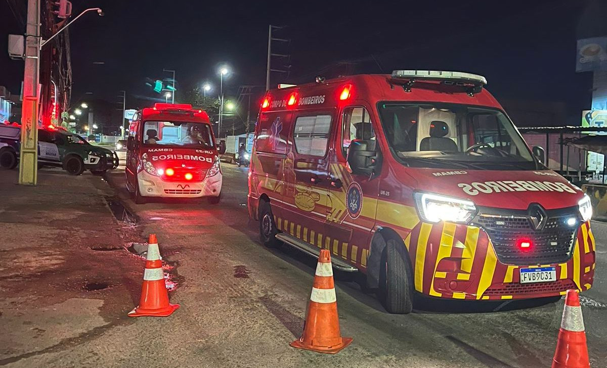 Incêndio destrói loja de móveis e eletrodomésticos na zona Norte de Manaus