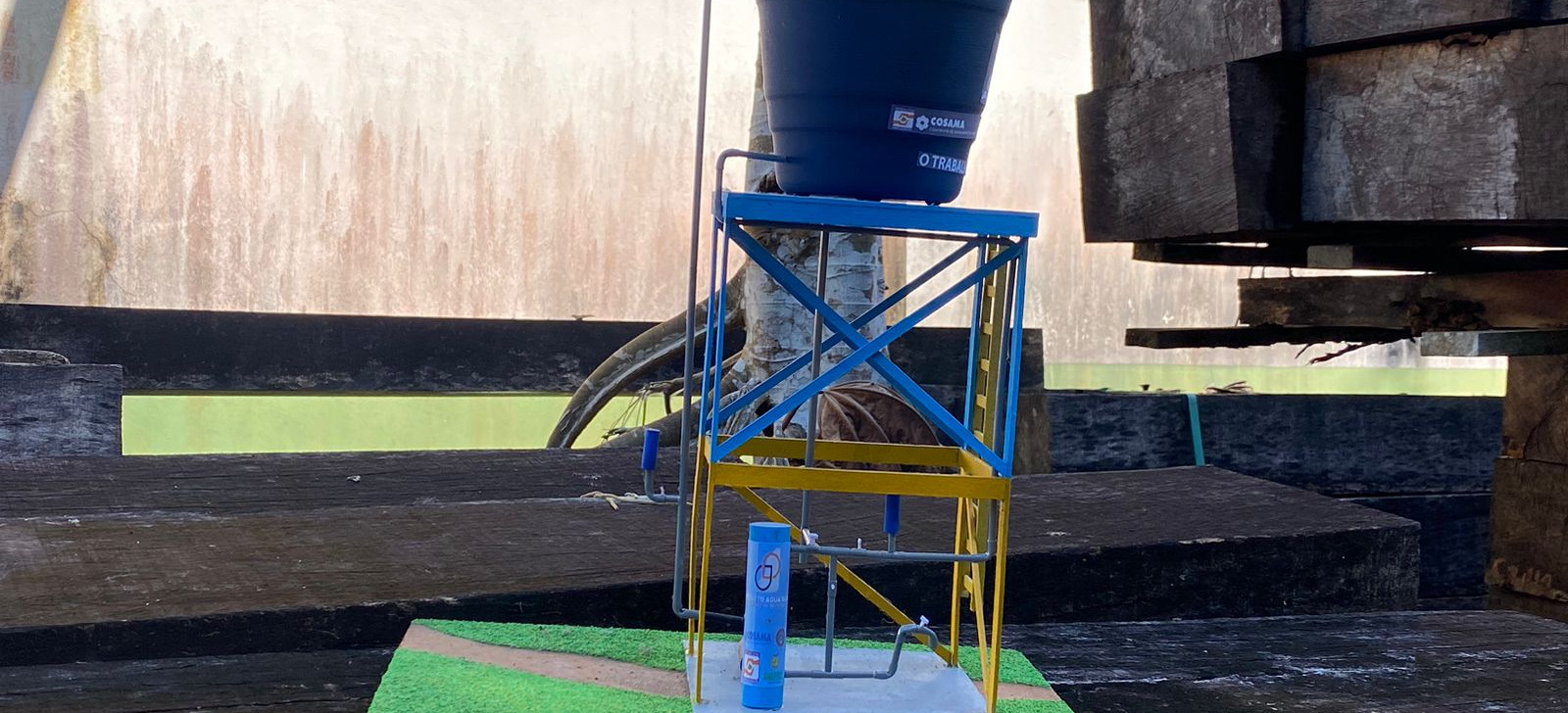 No AM, madeira ilegal apreendida pelo Ibama beneficia famílias ribeirinhas com água potável