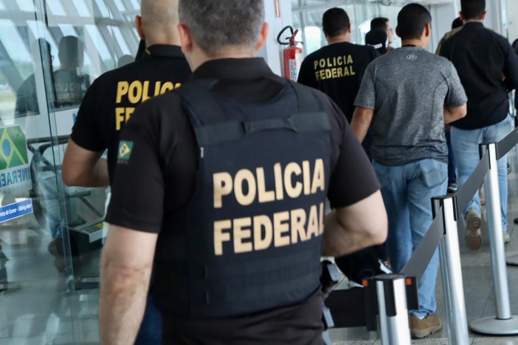 Polícia Federal durante operação (Divulgação/PF)