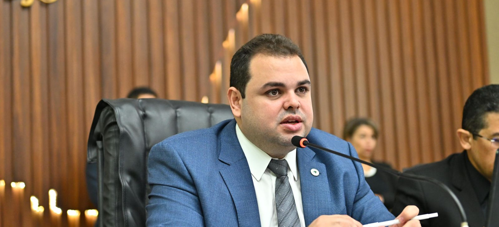 PL de Roberto Cidade institui busca ativa para minimizar evasão escolar no AM