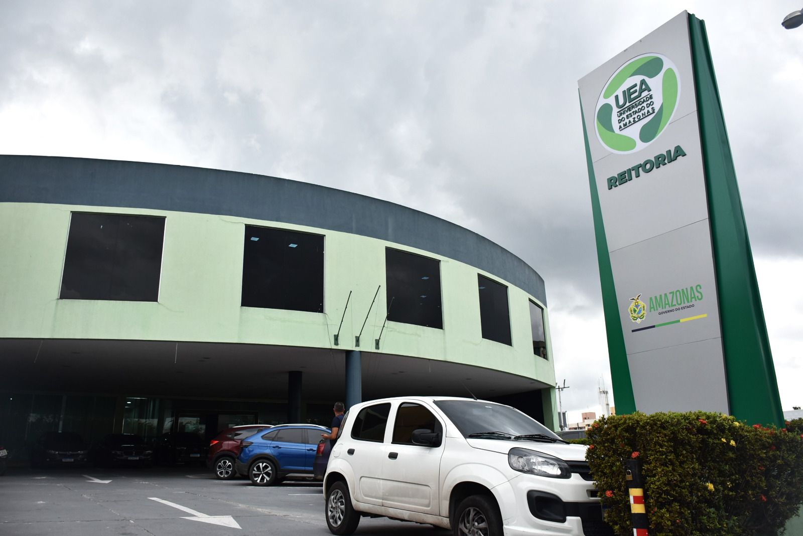 UEA vai implementar melhorias na segurança de unidades da capital e do interior