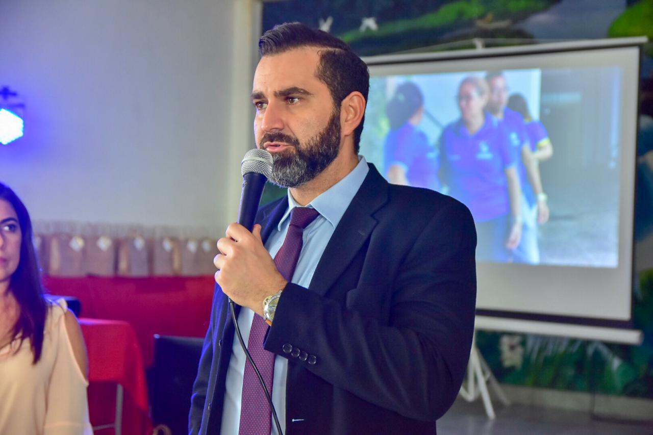 Governo do AM demite comissário de polícia após ele apresentar atestado por 15 anos