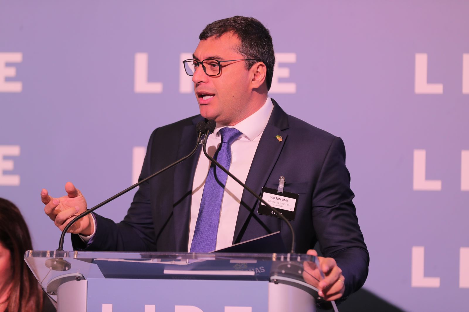 ‘Discurso de proteção da Amazônia não pode deixar população de joelhos’, diz governador do AM