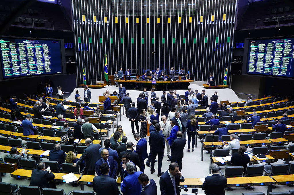 Após décadas de fracassos, Congresso tenta aprovar reforma tributária