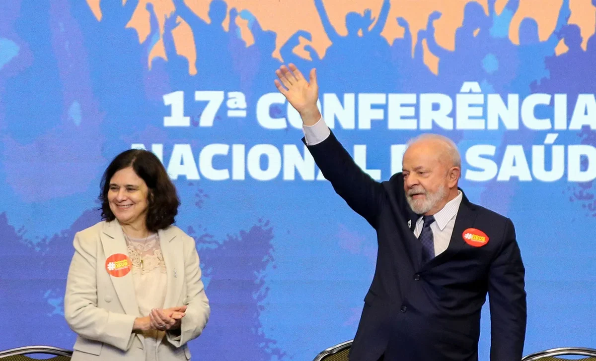 Ministério da Saúde vira cobiça do centrão, mas Lula deve manter Nísia no cargo