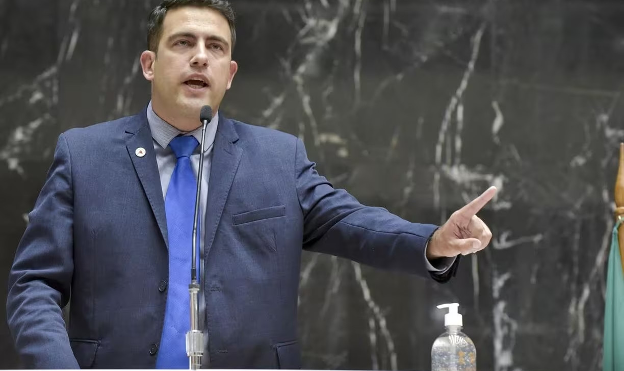 Deputado do PL defende que população se arme contra ‘ditadura’; veja vídeo