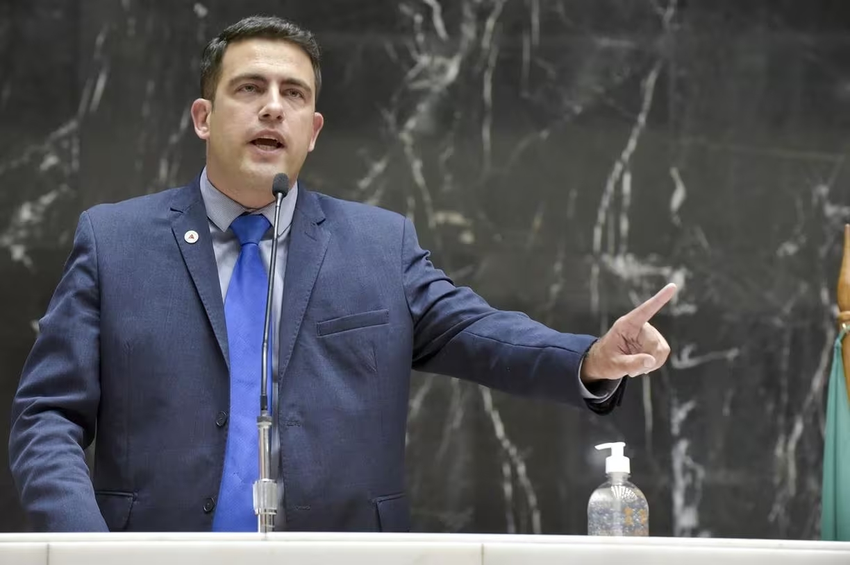 Deputado do PL defende que população se arme contra ‘ditadura’; veja vídeo