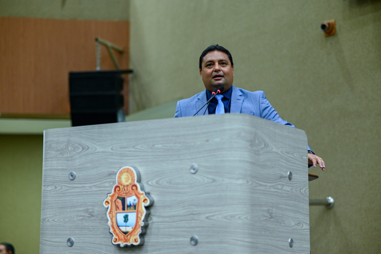 PL que defende atletas de escolinhas de futebol em instituições de ensino avança na CMM