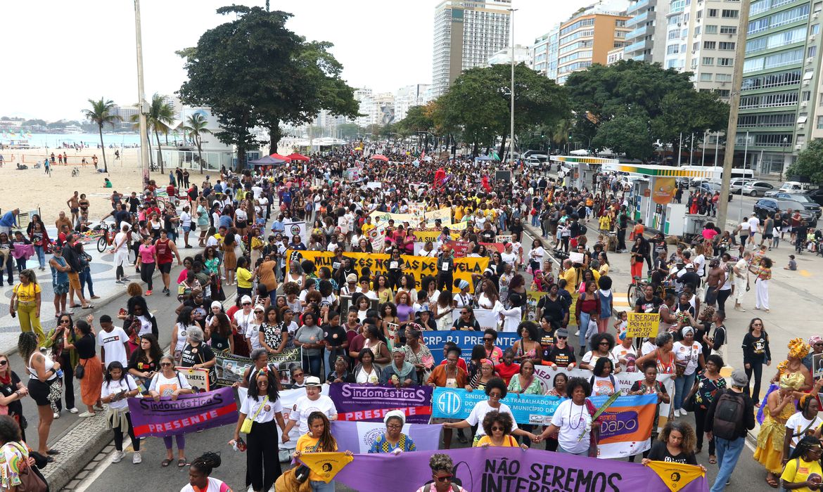 No RJ, Marcha das Mulheres Negras pede fim do racismo, opressão e violência