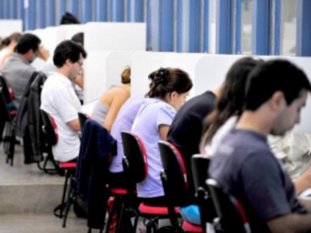 Trabalhadores fora do mercado têm menor renda, baixa escolaridade e são jovens