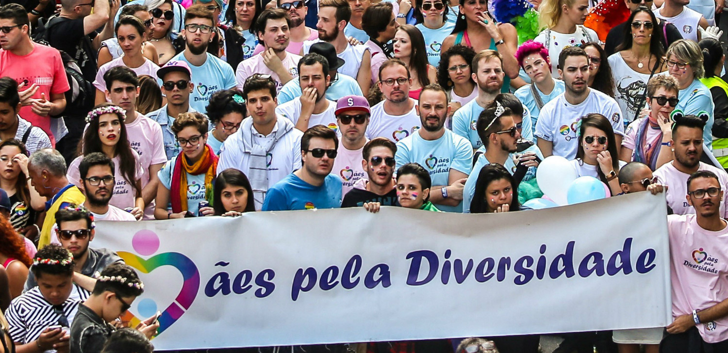 Itália começa a remover das certidões de nascimento nomes de mães LGBTQIAPN+