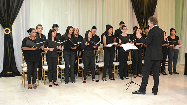 Com concertos de obras sacras e poesias, Madrigal Amazonas da UEA comemora 20 anos