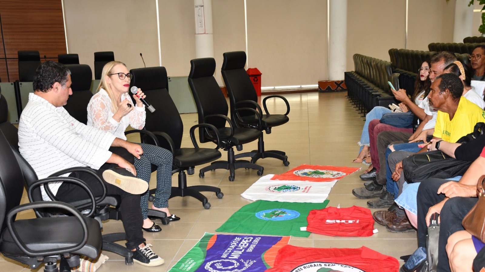 Grupos sociais questionam falta de serviço público para receber a COP30