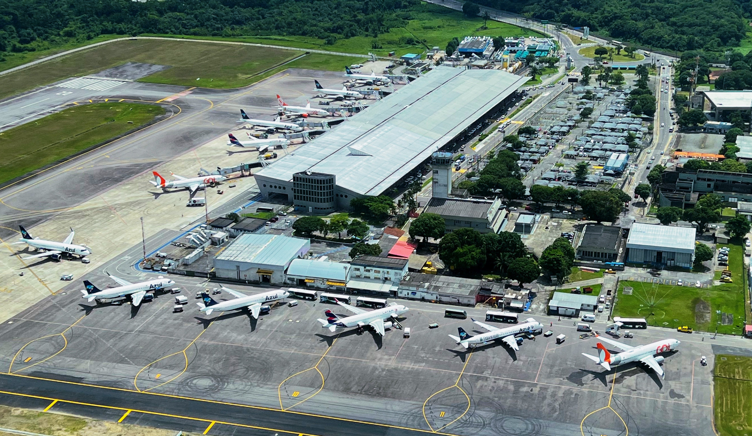 Aeroporto de Belém realiza campanha ‘Troque sua Pipa por uma Bola’
