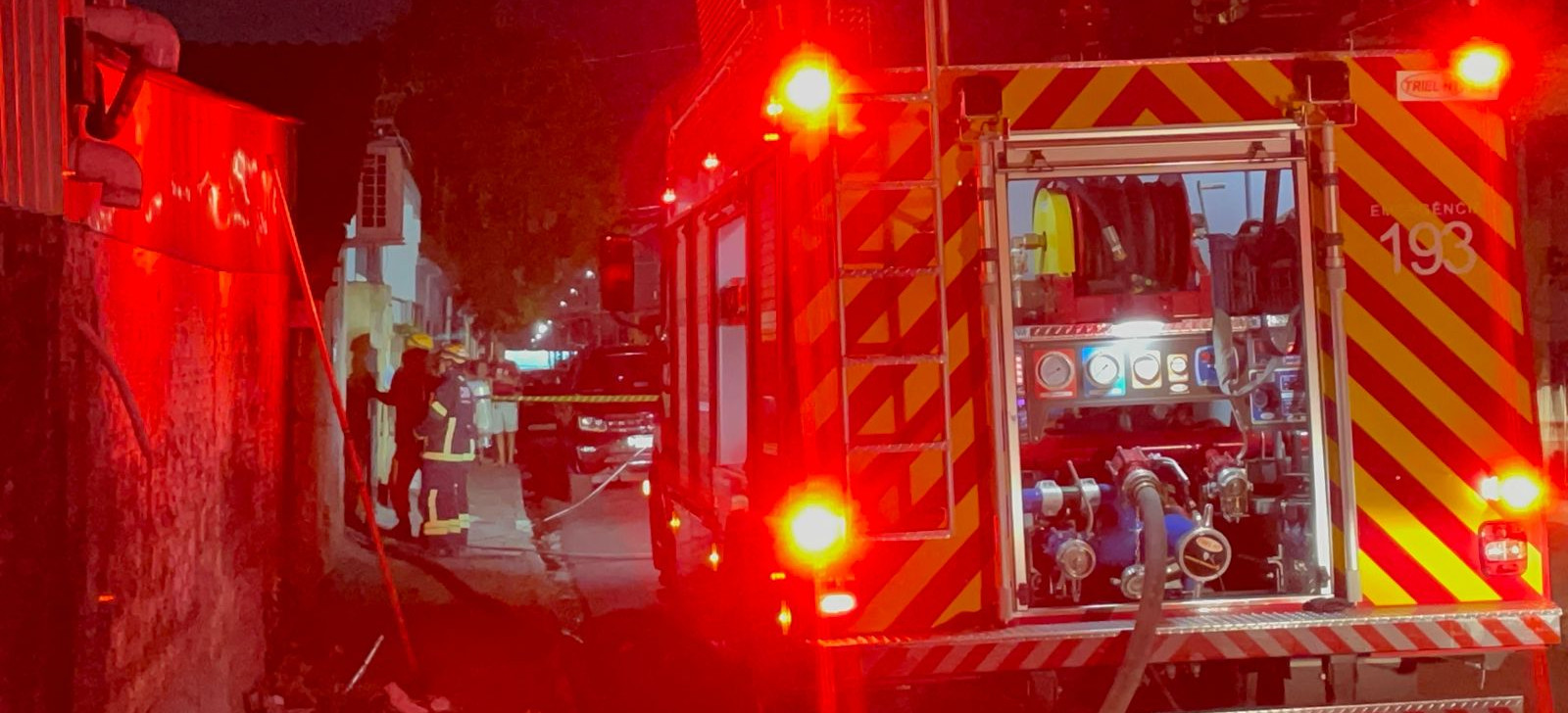 Em Manaus, idosa fica ferida durante incêndio em bar